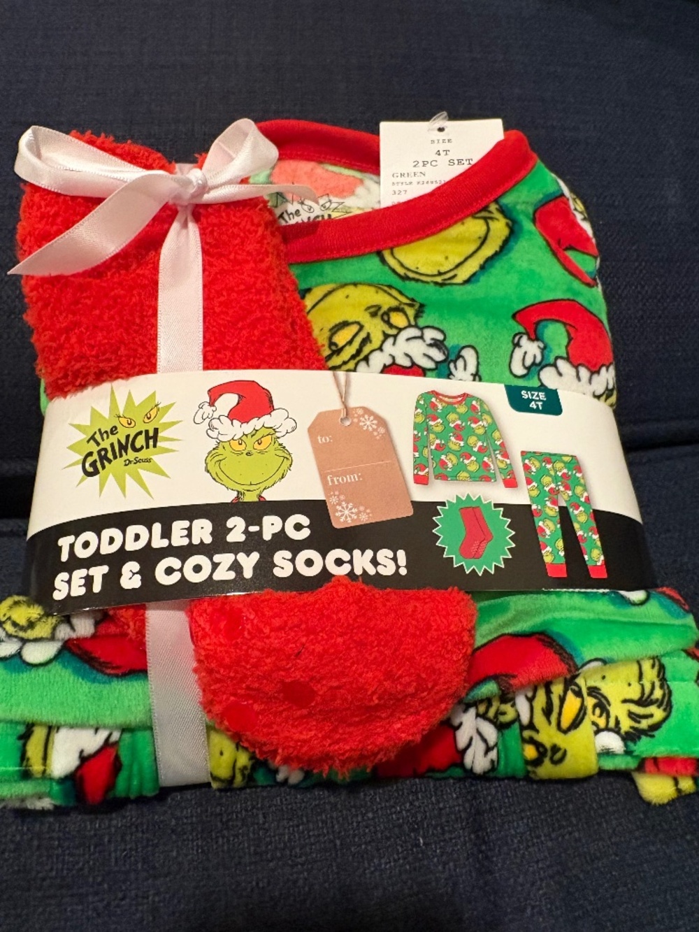 Target The Grinch Toddler 2-Piece Pajamas Set With Cozy Socks Size 4T Brand New